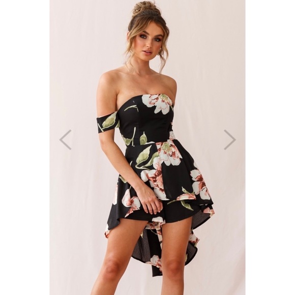 XS Selfie Leslie Floral Romper - Picture 2 of 11